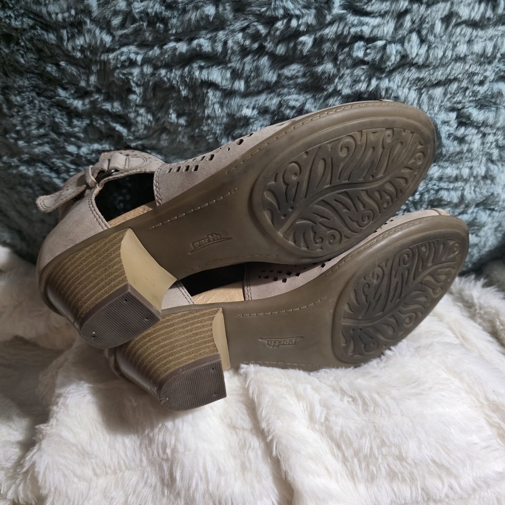 Earth shoes Virgo laser cut leather heels sandals Beige Size 8 - Picture 4 of 5